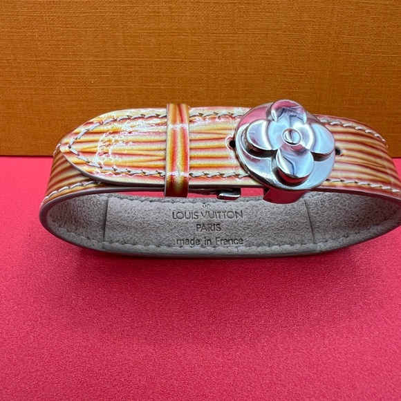 Louis Vuitton Brown Leather Belt - Picture 2 of 6